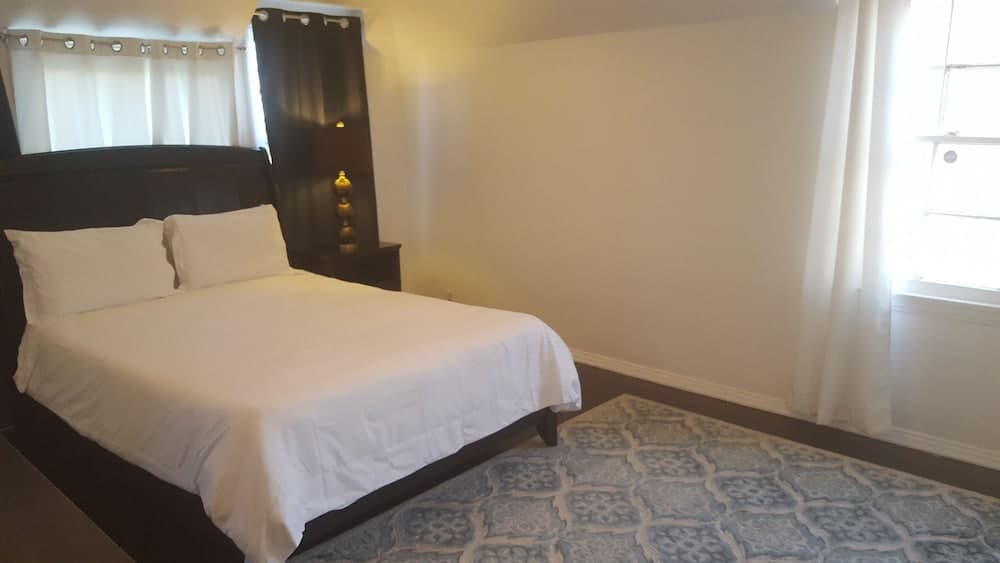 Great 2 Floor house in Beverly-wood