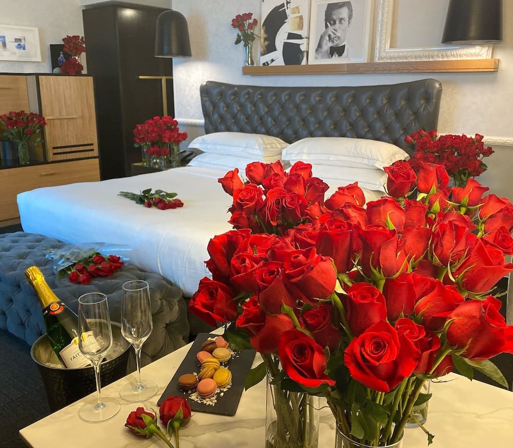 The Rose Chicago, Tapestry Collection by Hilton