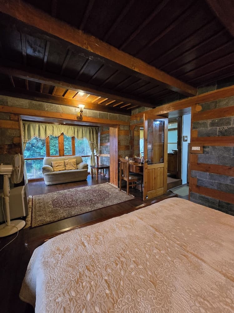 Himalayan Kothi Kais