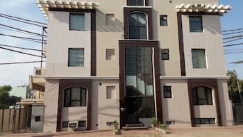 Maxfort Service Apartment