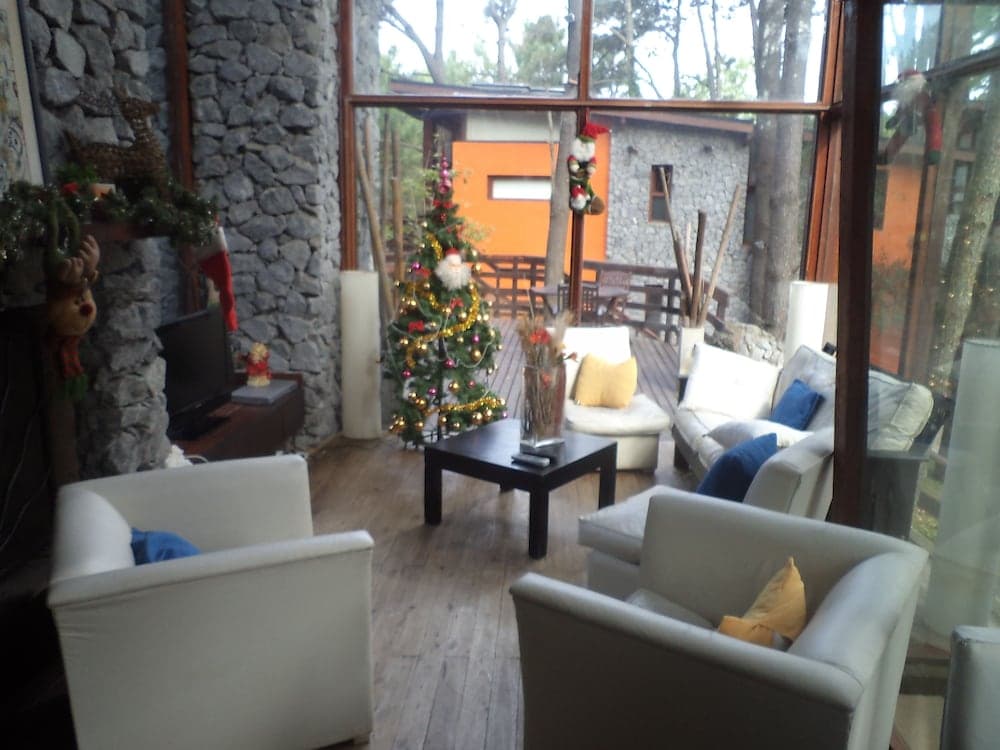 Altos Medanos - Cabañas y Club de Bosque