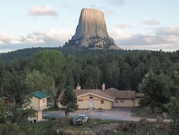 Devils Tower Lodge
