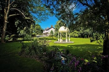 Plas Dinas Country House