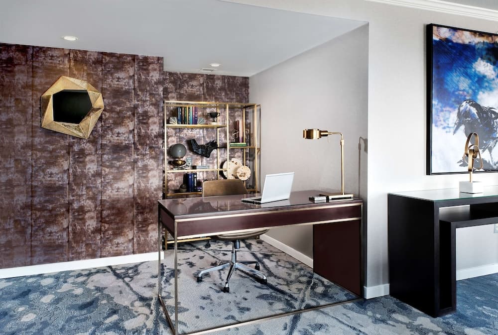 Hilton Baltimore Inner Harbor