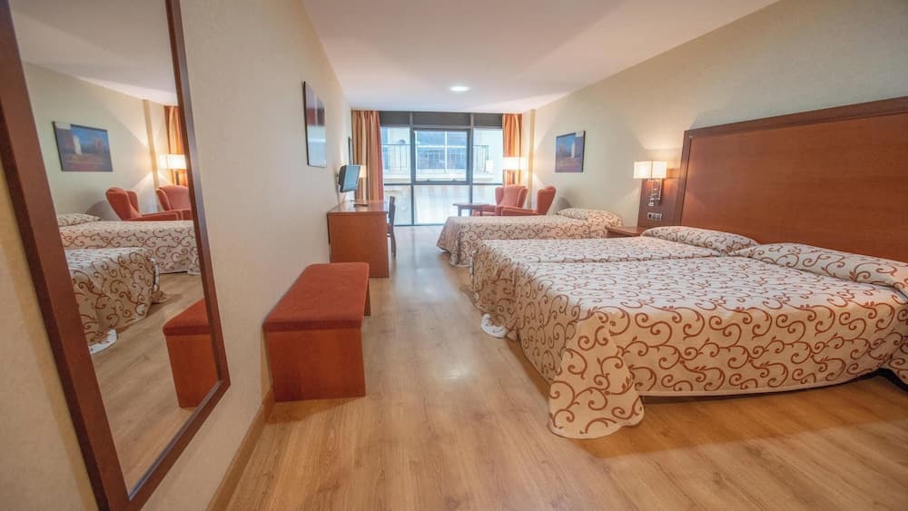 MOON DREAMS CALABAHIA