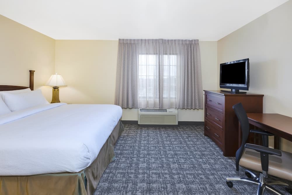 Staybridge Suites Lansing - Okemos by IHG