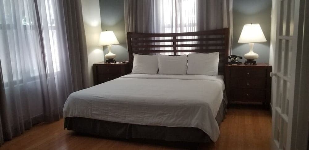 South Beach Plaza Villas