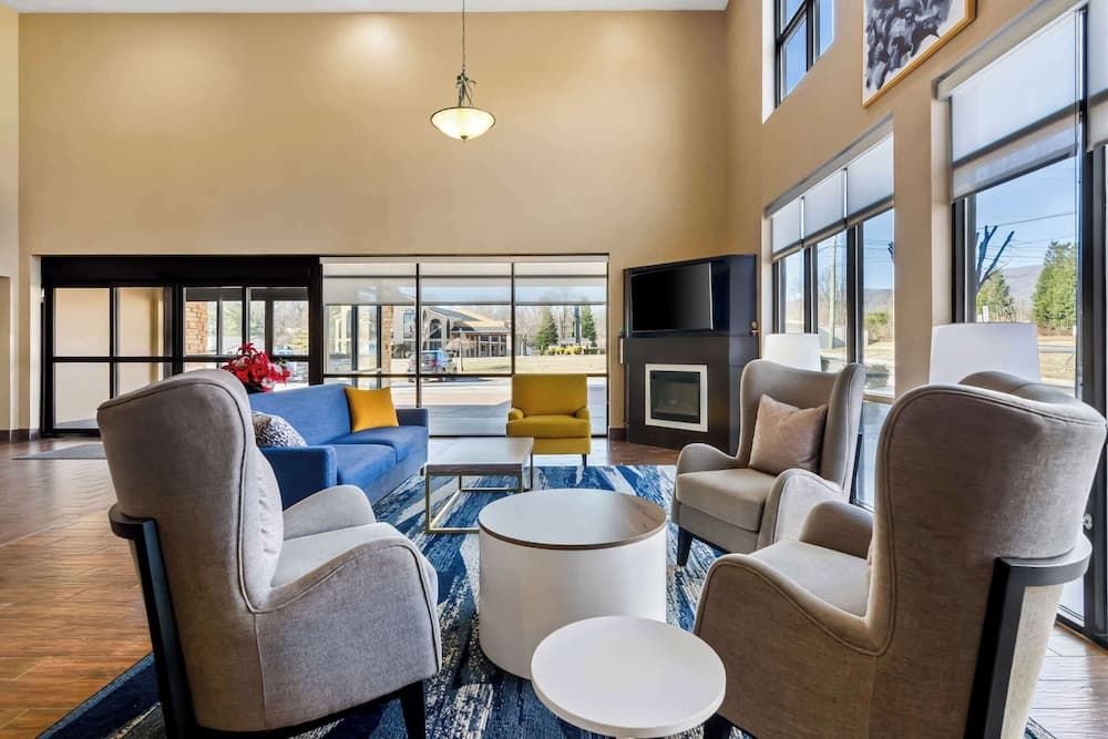 Comfort Suites Salem-Roanoke I-81