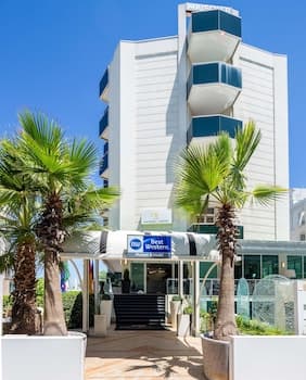 Best Western Maison B Hotel