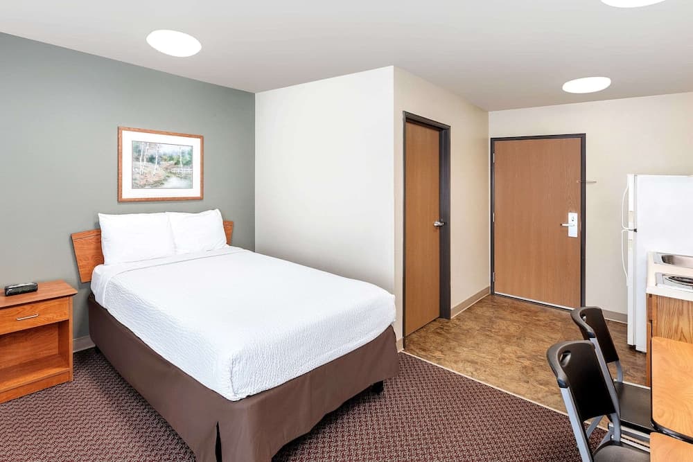 WoodSpring Suites Sioux Falls