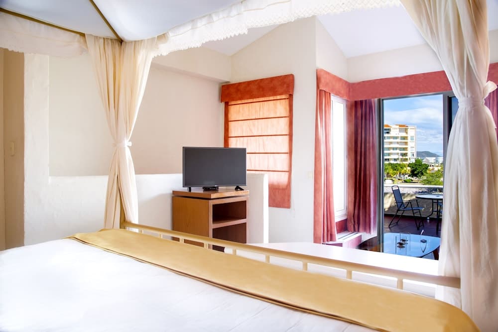 Isla Mazatlan Residence Club