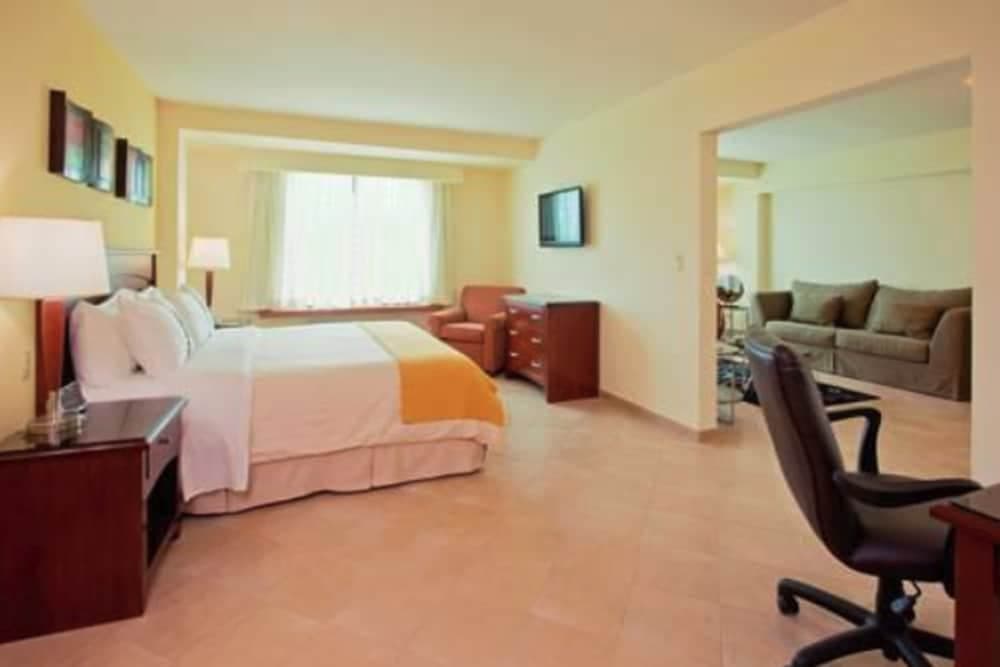 Holiday Inn Panama Canal by IHG