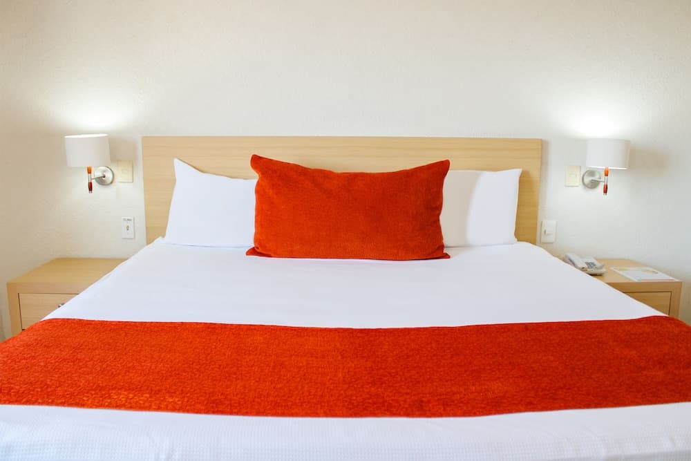 Hotel & Suites Real del Lago