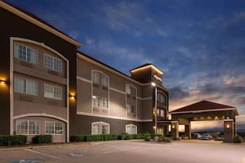 La Quinta Inn & Suites by Wyndham Bridgeport