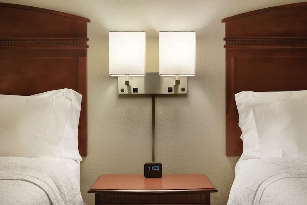 Hampton Inn & Suites Madison-West