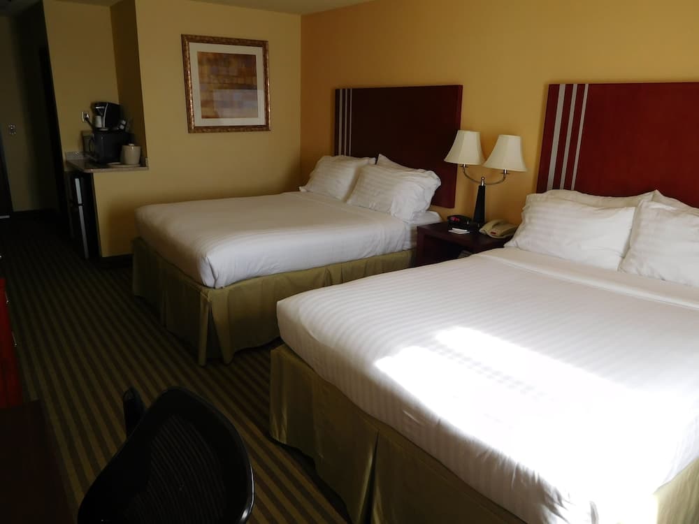 Holiday Inn Express & Suites Ponca City by IHG