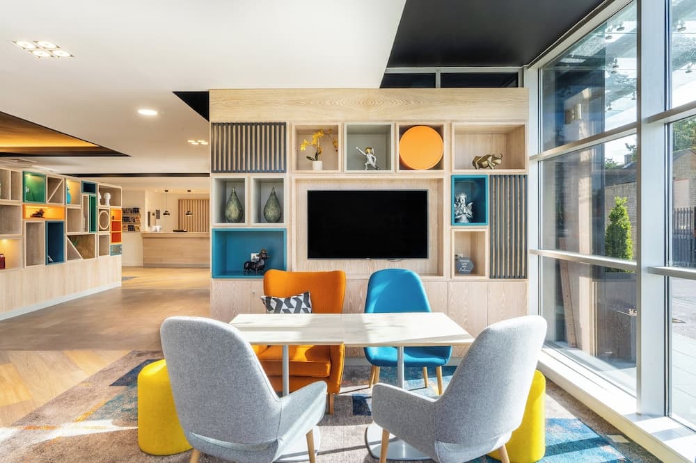 Holiday Inn Stevenage by IHG