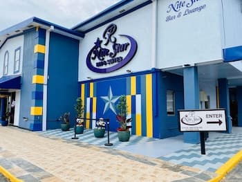 R Nite Star Inn & Suite