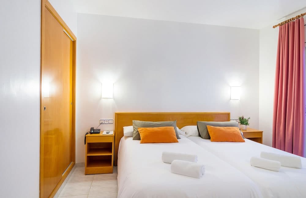 Hotel & Diving les Illes