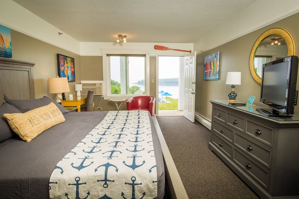 Strawberry Hill Seaside Inn