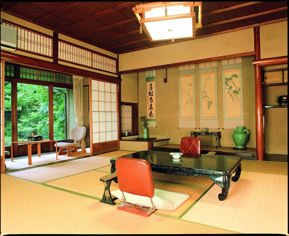 Kyoto Nanzenji Garden Ryokan Yachiyo Established in 1915