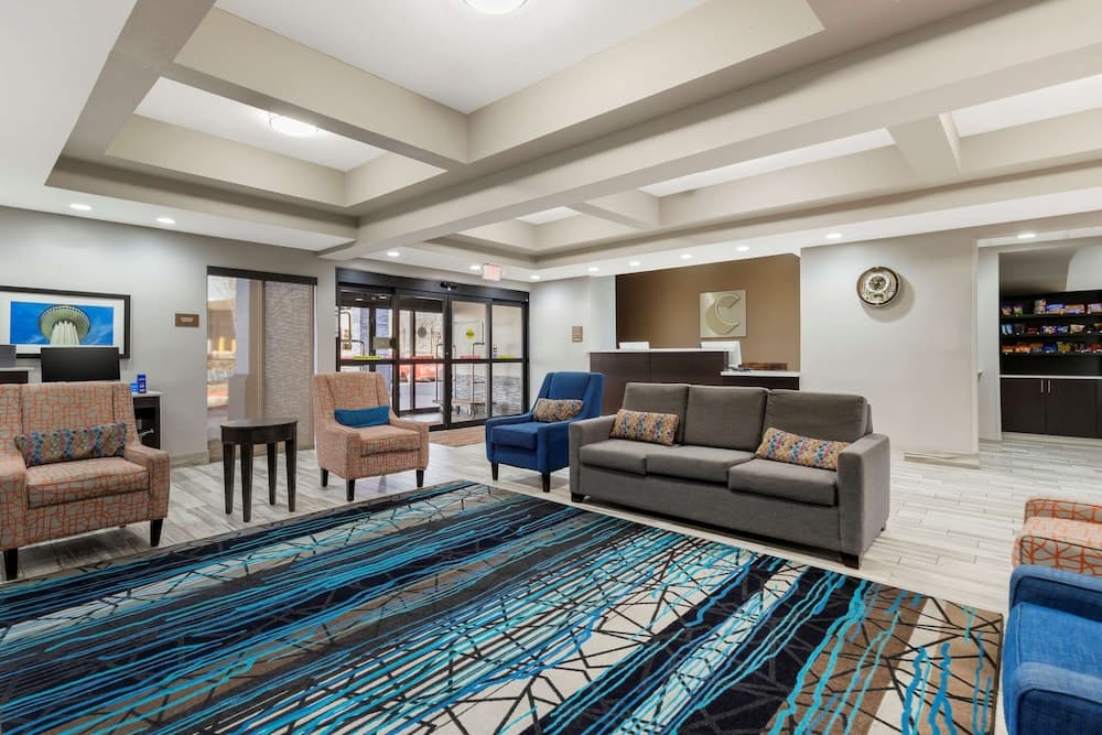 Comfort Inn and Suites Near Medical Center