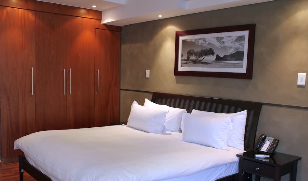 Circa On The Square Hotel