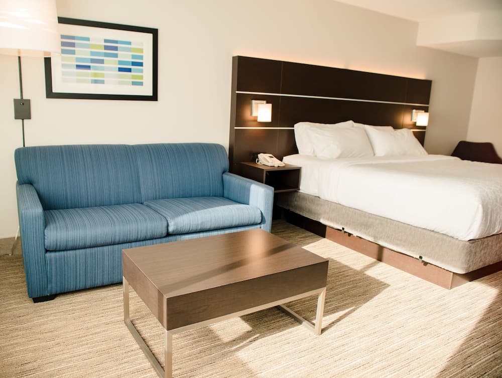Holiday Inn Express & Suites Winona by IHG