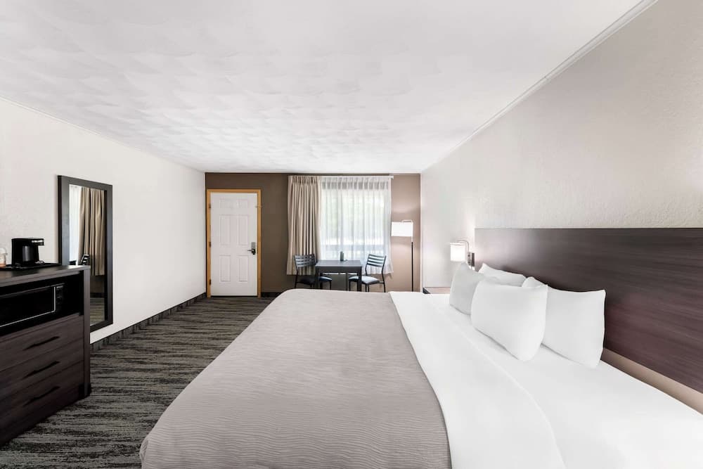 Quality Inn & Suites Munising