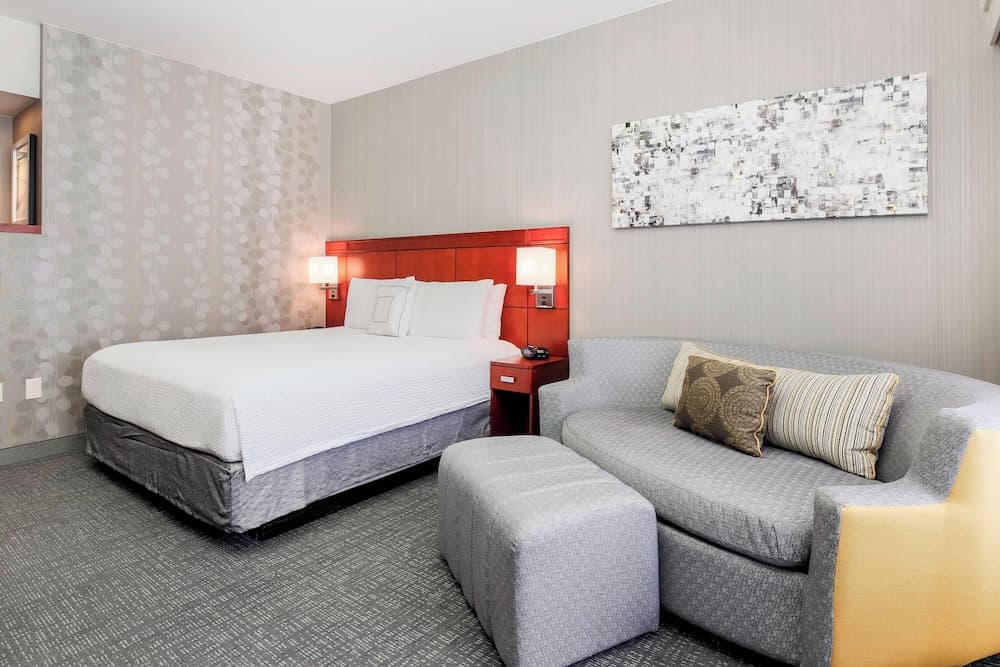 Courtyard by Marriott Dallas Arlington South