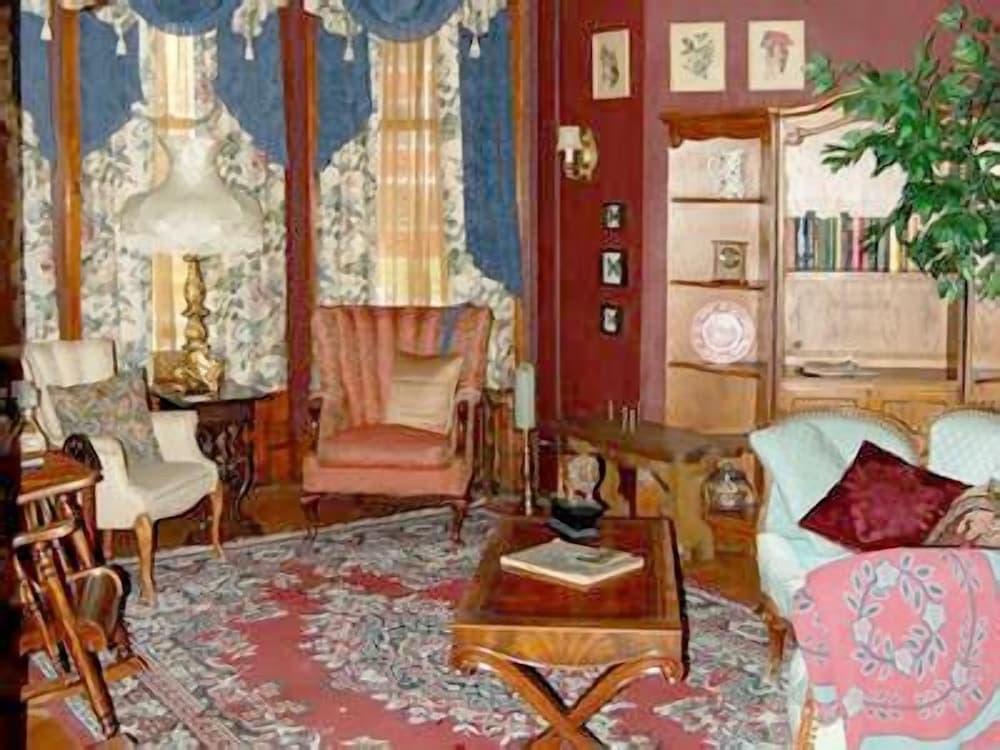 Schuster Mansion Bed & Breakfast