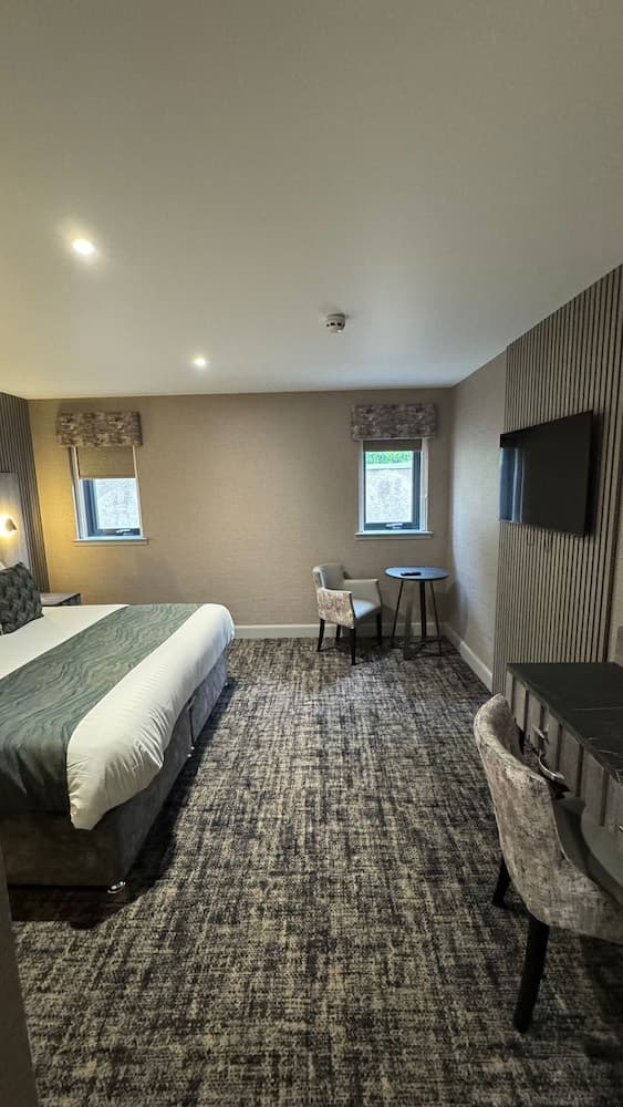 The Knowes Hotel & Restaurant