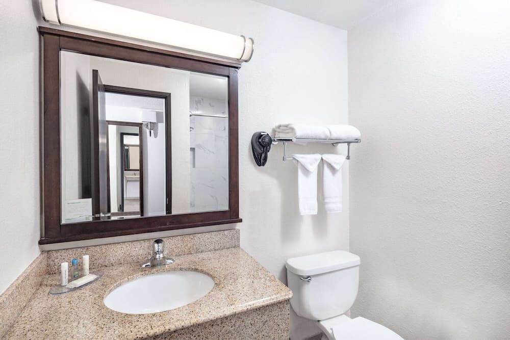 Travelodge by Wyndham Newport