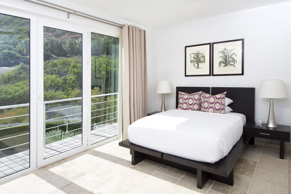 Coral Beach Club Villas & Marina