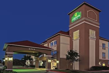 La Quinta Inn & Suites by Wyndham Angleton