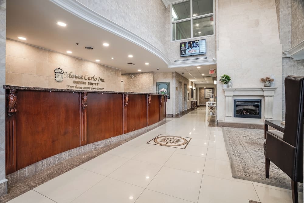 Monte Carlo Inn Barrie Suites