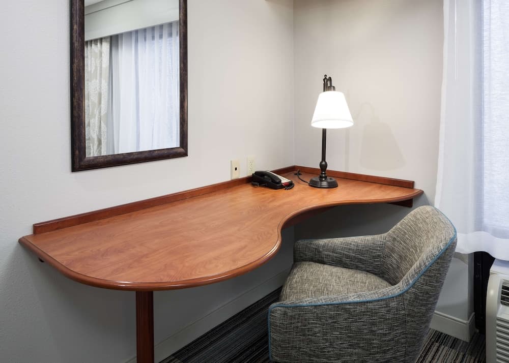 Hampton Inn & Suites Cedar Rapids - North