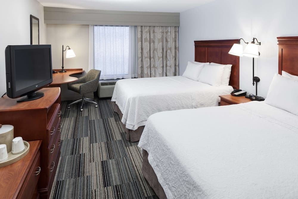 Hampton Inn & Suites Cedar Rapids - North