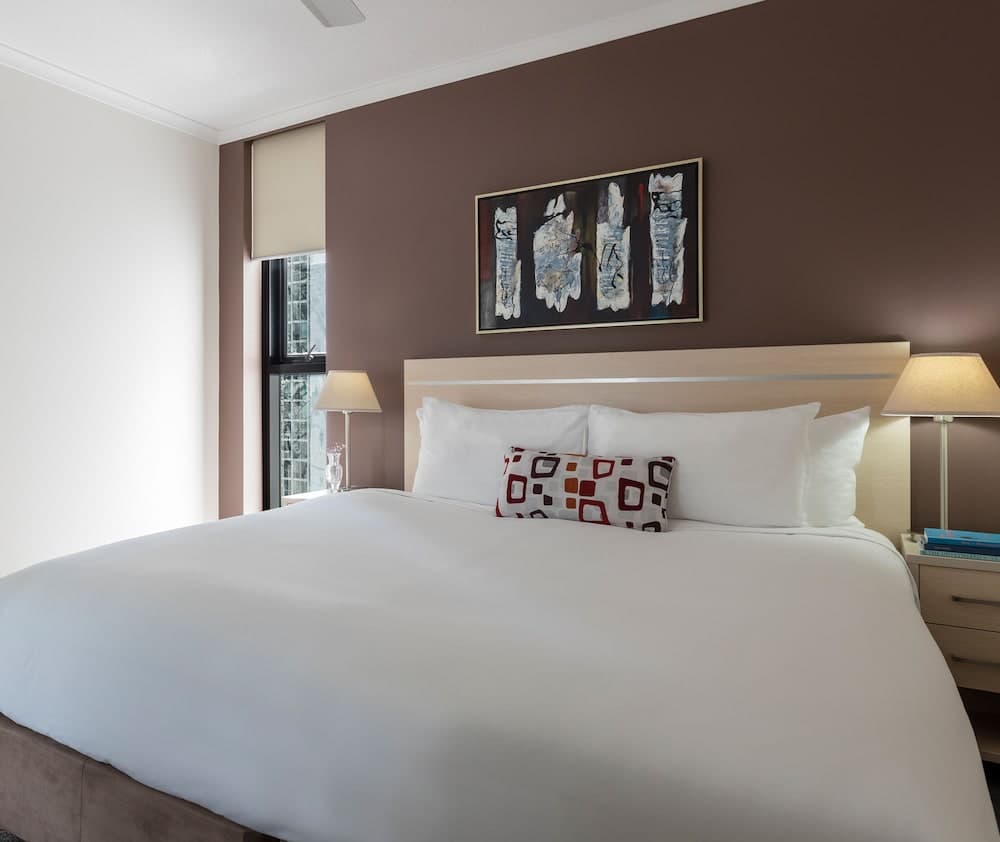 Oaks Brisbane River City Suites