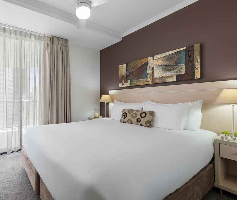 Oaks Brisbane River City Suites