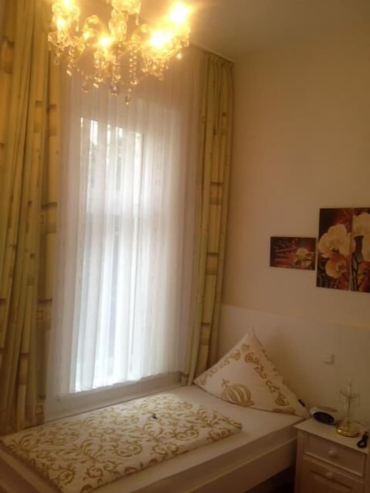 Kurvilla Fürstin Pauline