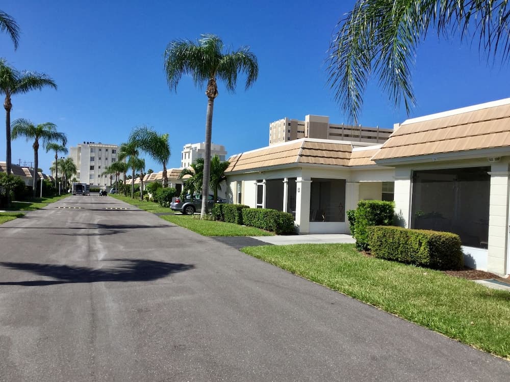 Island House Beach Resort