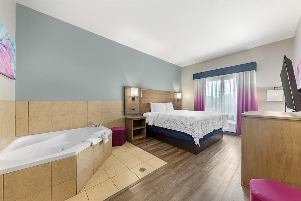 Best Western Plus San Antonio East Inn & Suites