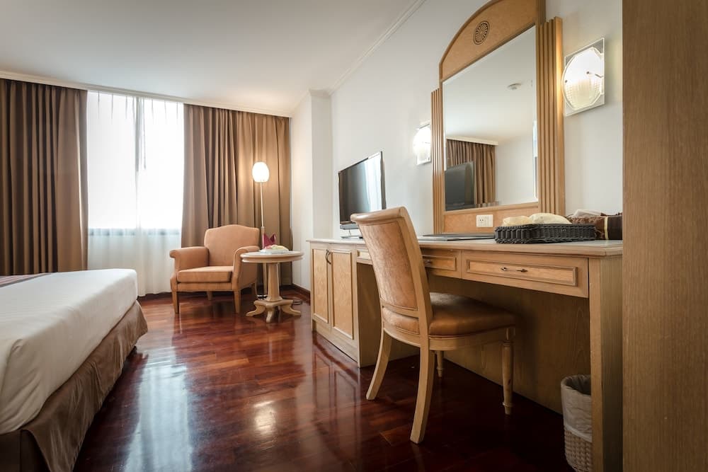 Grand Tower Inn Rama VI Hotel