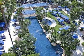 Jomtien Palm Beach Hotel And Resort