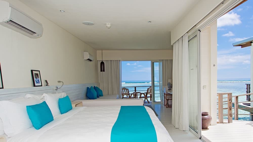 Holiday Inn Resort Kandooma Maldives by IHG