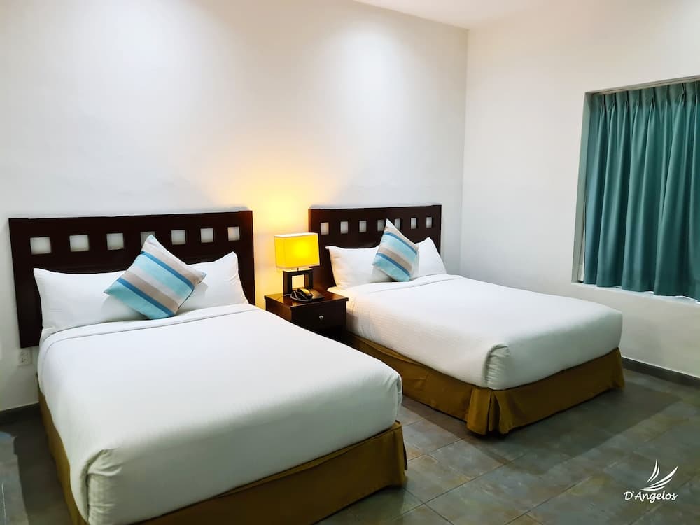 Dangelos 5ta Avenida Hotel