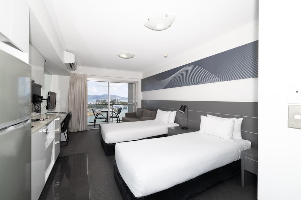 Oaks Townsville Hotel