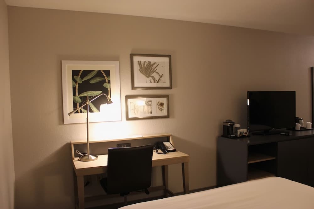 Country Inn & Suites by Radisson, Marion, IL