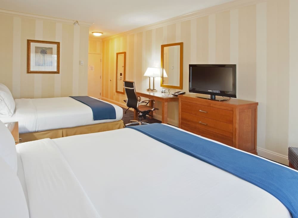 Holiday Inn Express Hotel & Suites Santa Cruz by IHG